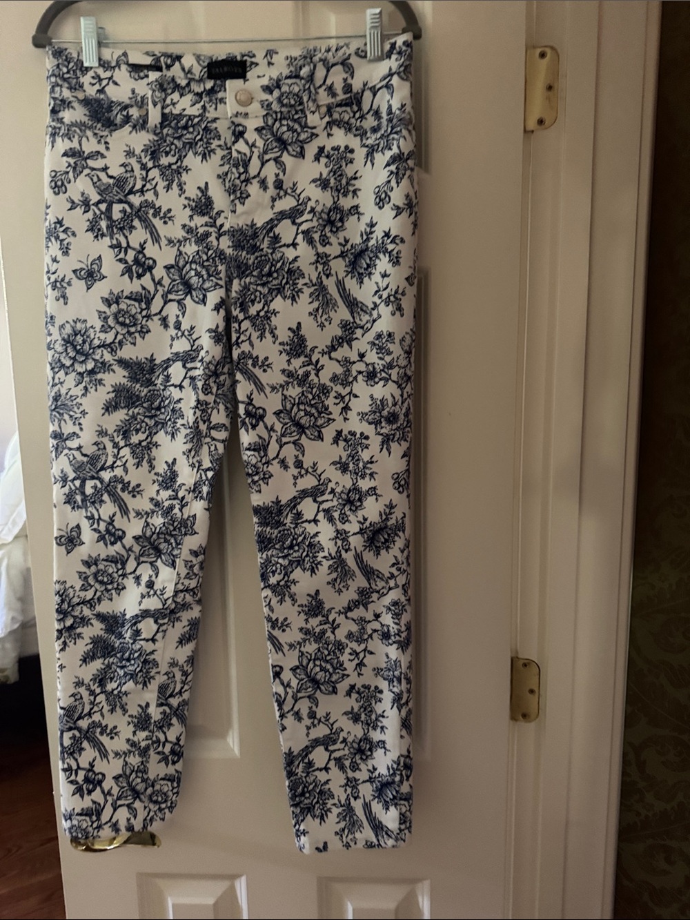 Talbots White and Navy Floral Slim Ankle Jeans